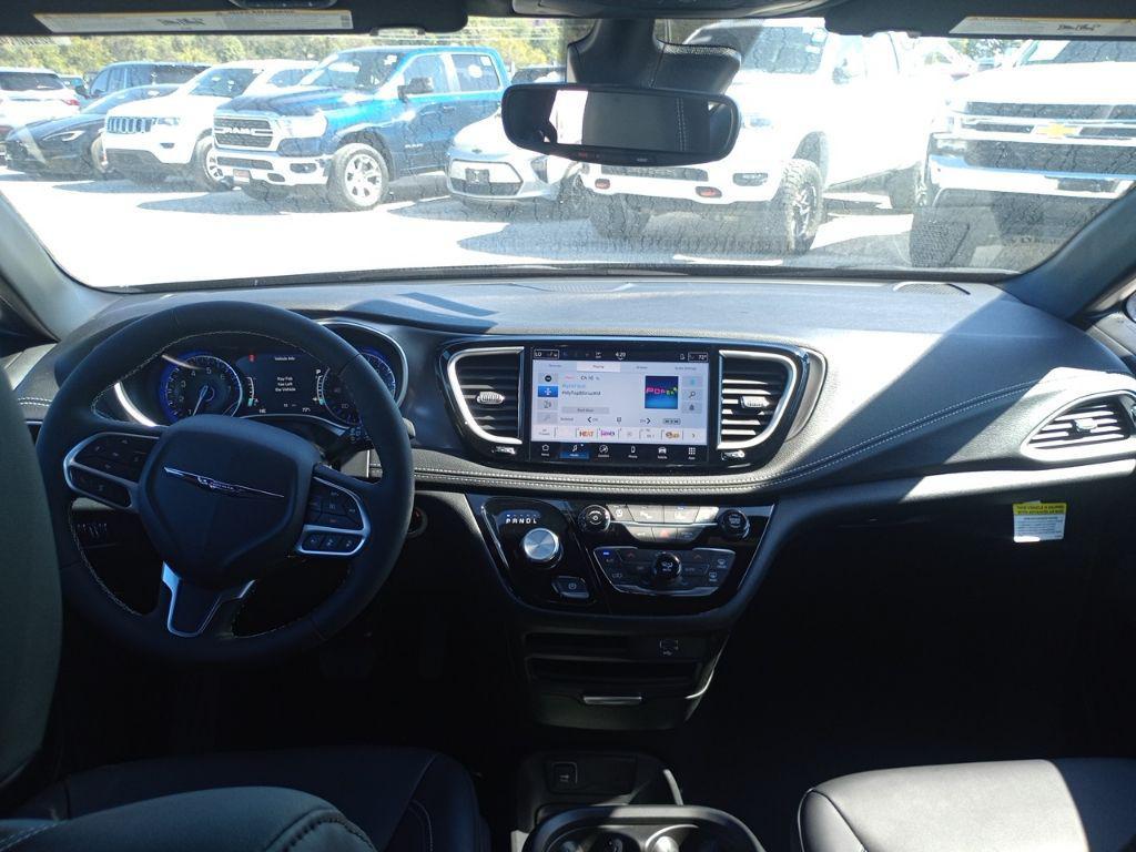 new 2026 Chrysler Pacifica car, priced at $37,283
