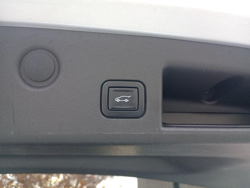 used 2022 Chevrolet Equinox car, priced at $17,400