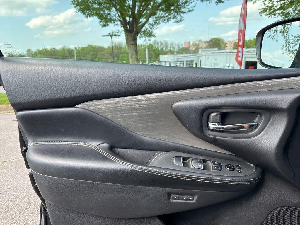 used 2017 Nissan Murano car, priced at $6,897