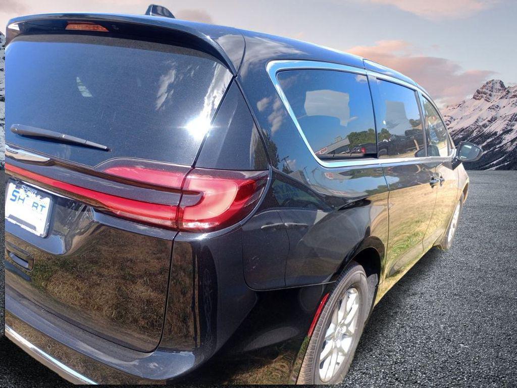 new 2026 Chrysler Pacifica car, priced at $35,283