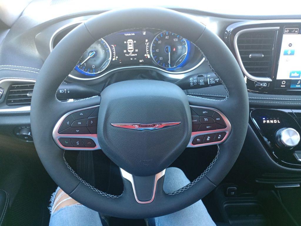 new 2026 Chrysler Pacifica car, priced at $35,283