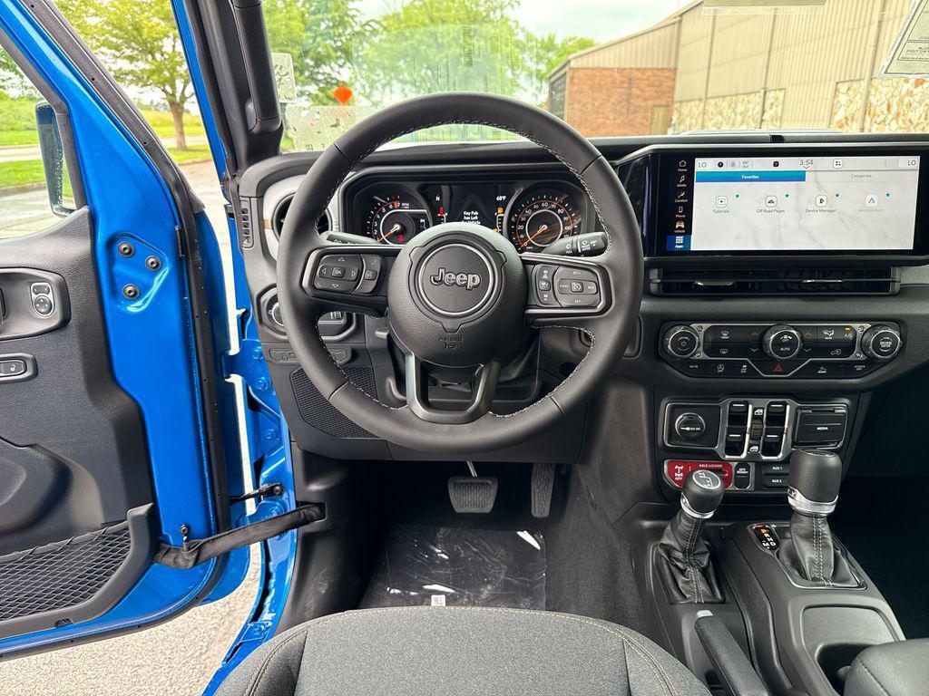 new 2025 Jeep Gladiator car, priced at $42,185