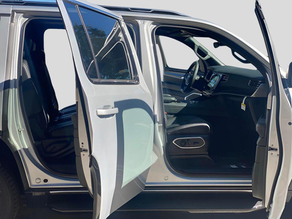 new 2024 Jeep Wagoneer car, priced at $59,998
