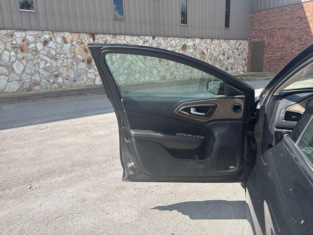used 2015 Chrysler 200 car, priced at $3,999