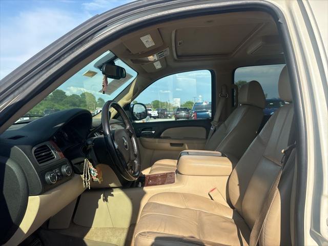 used 2008 Chevrolet Suburban car, priced at $5,000