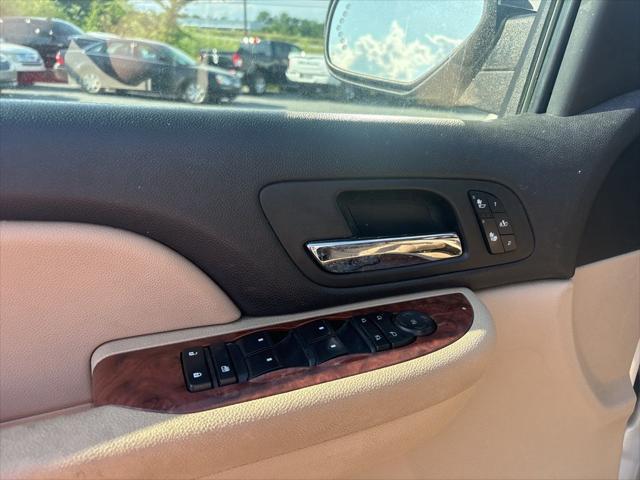used 2008 Chevrolet Suburban car, priced at $5,000