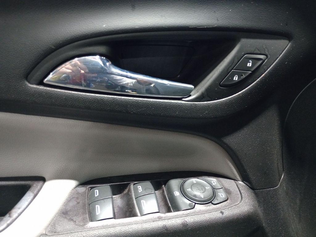 used 2020 Chevrolet Equinox car, priced at $13,000