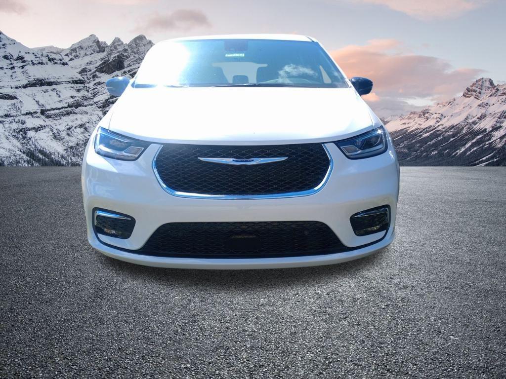 new 2026 Chrysler Pacifica car, priced at $40,000