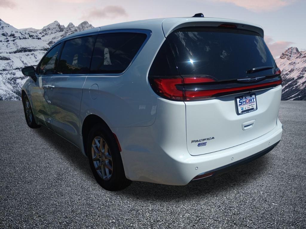 new 2026 Chrysler Pacifica car, priced at $40,000