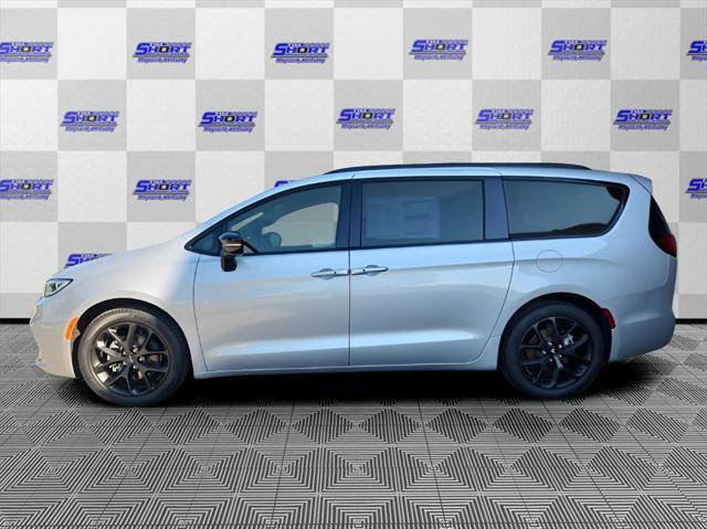 new 2024 Chrysler Pacifica car, priced at $39,691