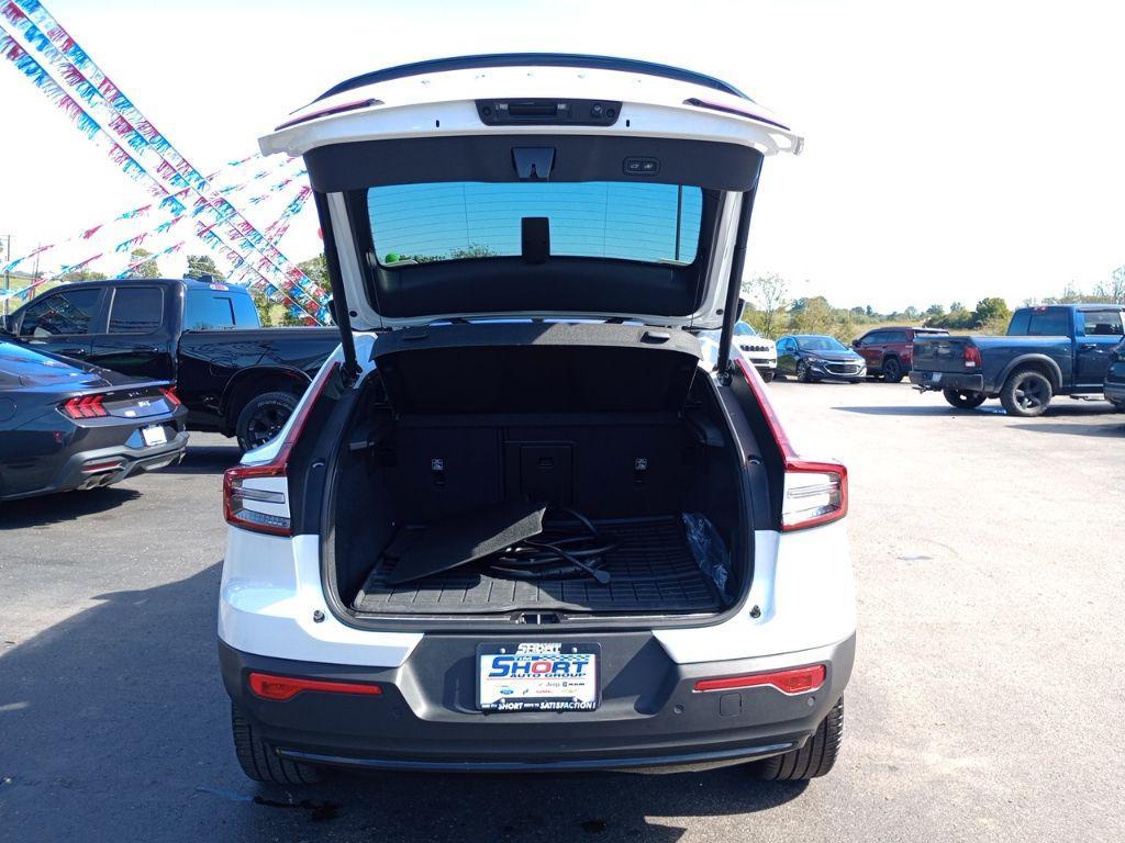 used 2024 Volvo C40 Recharge Pure Electric car, priced at $29,999