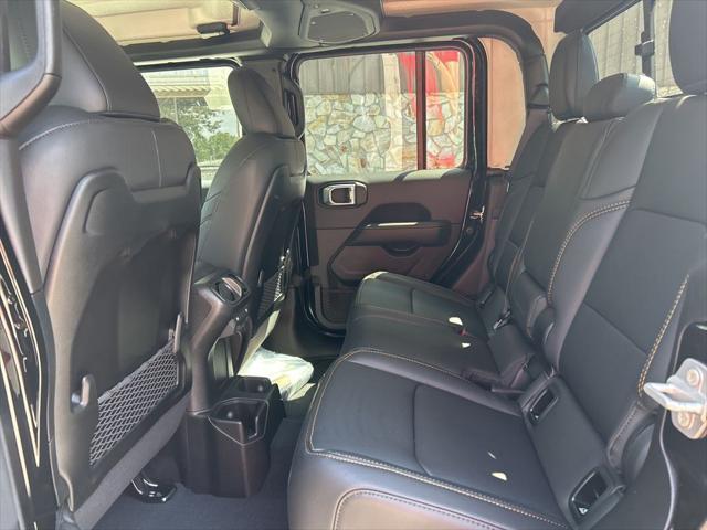 new 2025 Jeep Gladiator car, priced at $40,223
