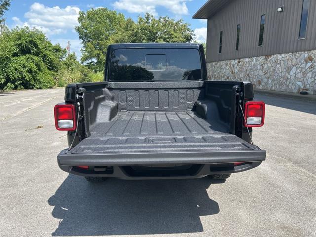 new 2025 Jeep Gladiator car, priced at $40,223
