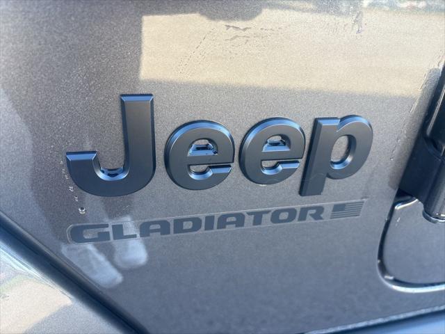 new 2025 Jeep Gladiator car, priced at $37,683