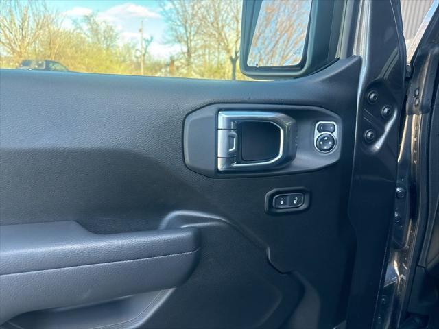 new 2025 Jeep Gladiator car, priced at $37,683