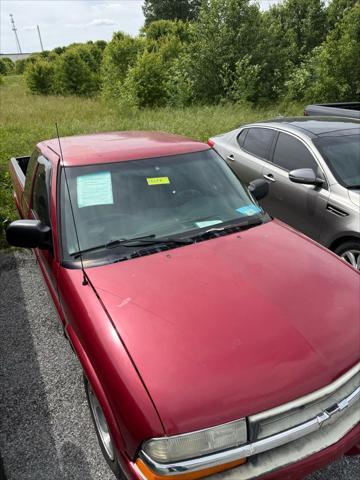 used 2001 Chevrolet S-10 car, priced at $1,400
