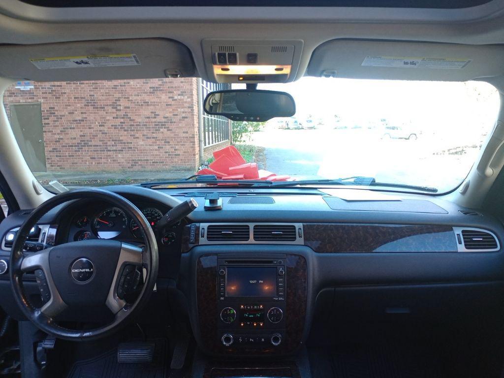 used 2011 GMC Yukon XL car, priced at $5,400