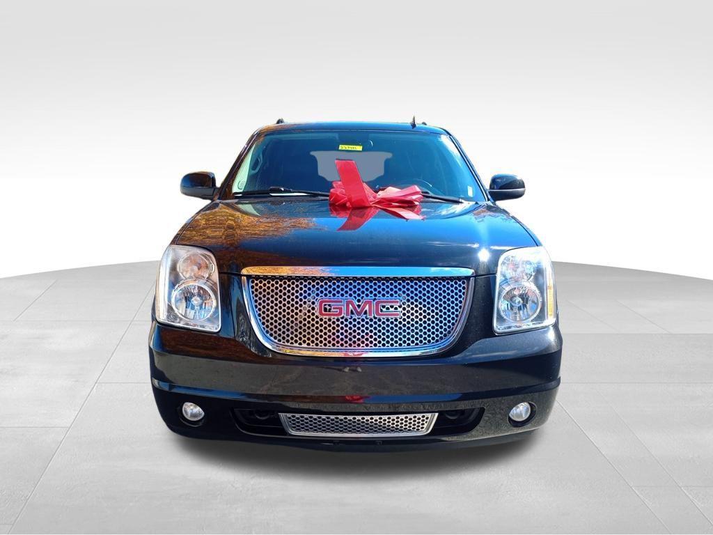used 2011 GMC Yukon XL car, priced at $5,400