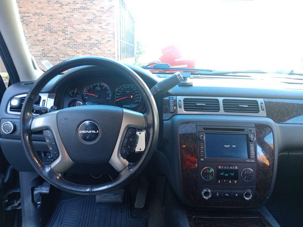 used 2011 GMC Yukon XL car, priced at $5,400