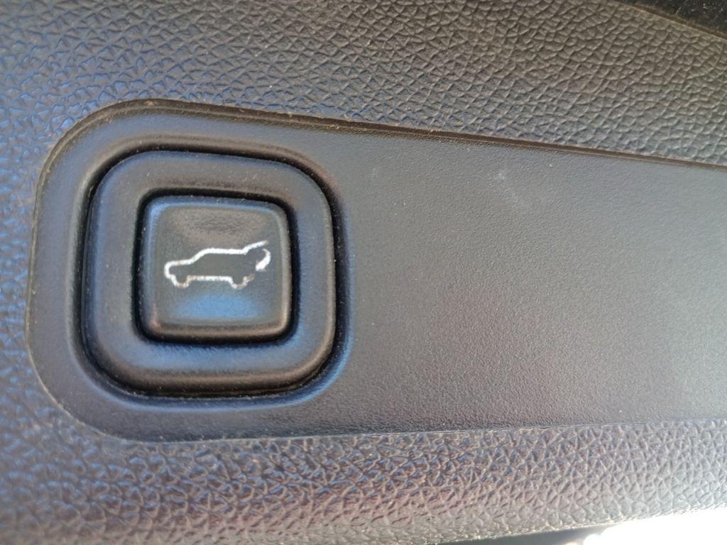 used 2011 GMC Yukon XL car, priced at $5,400