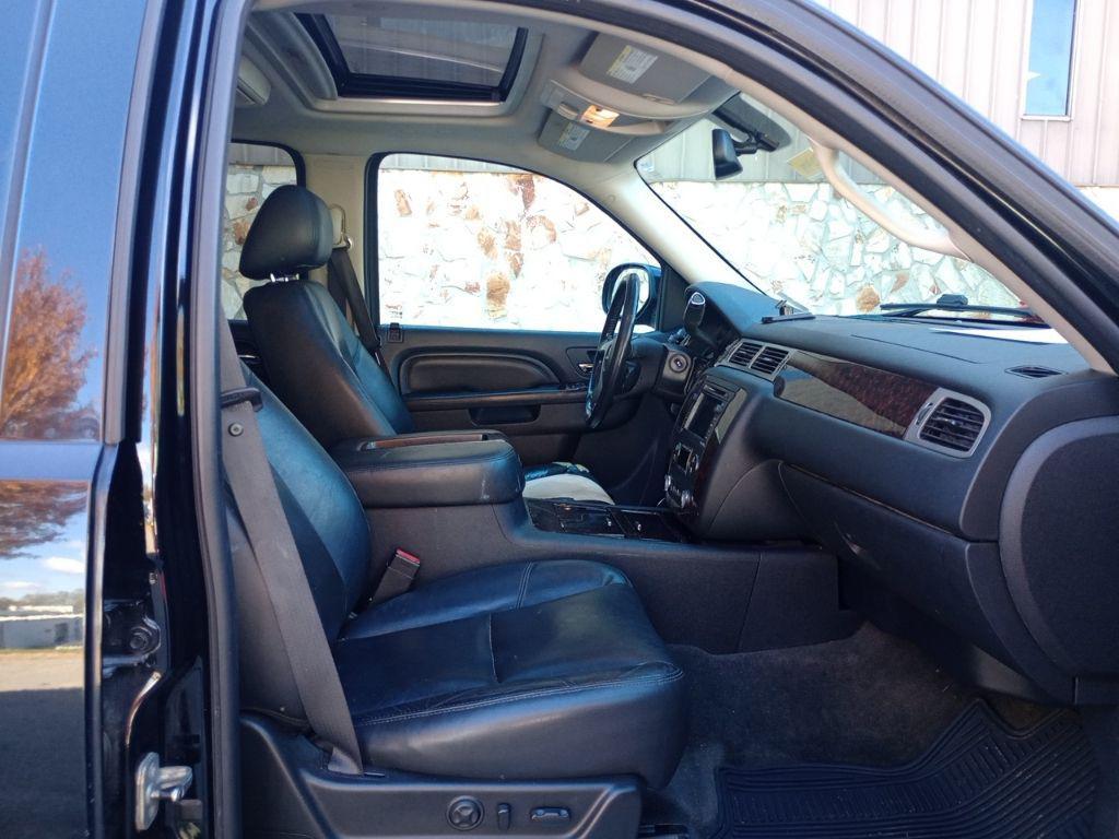 used 2011 GMC Yukon XL car, priced at $5,400