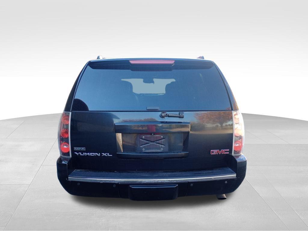 used 2011 GMC Yukon XL car, priced at $5,400