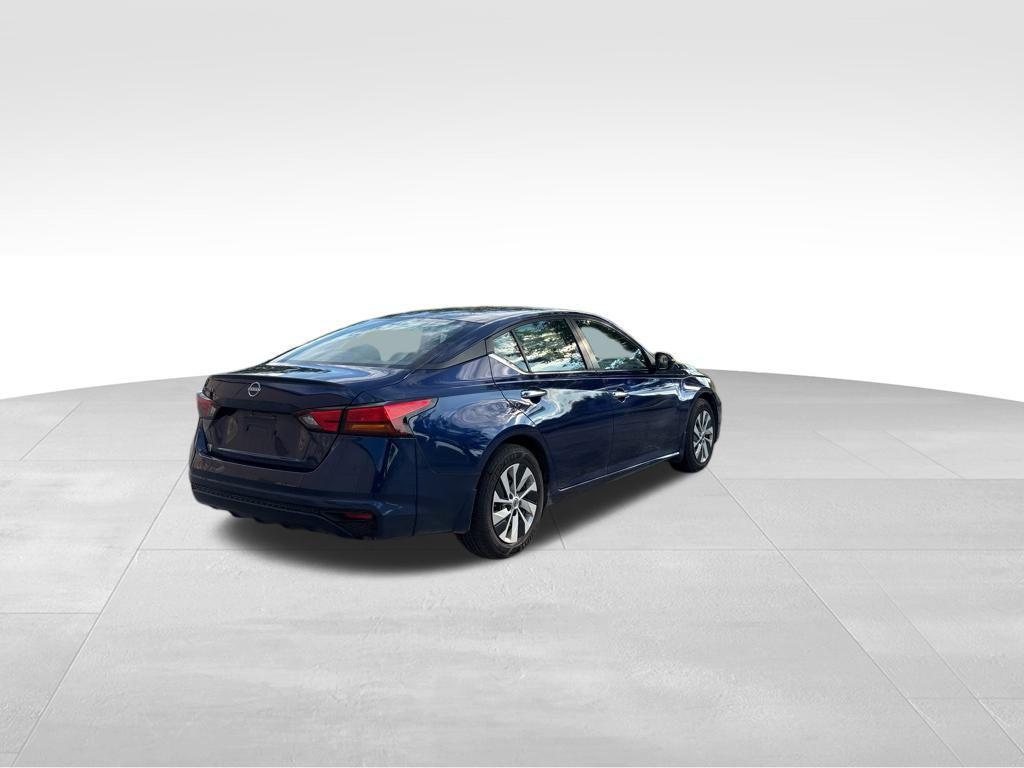used 2023 Nissan Altima car, priced at $17,300