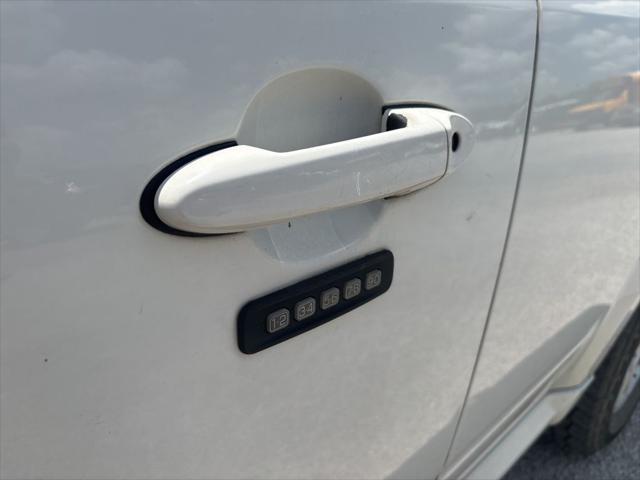 used 2010 Mercury Mariner car, priced at $2,999
