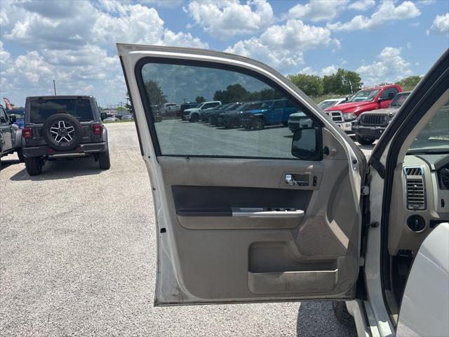 used 2010 Mercury Mariner car, priced at $2,999