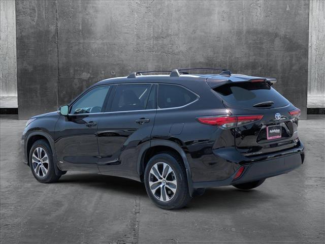 used 2022 Toyota Highlander Hybrid car, priced at $35,500