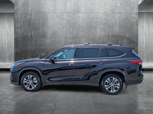 used 2022 Toyota Highlander Hybrid car, priced at $35,500