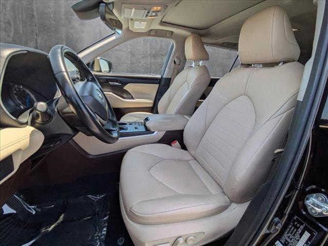 used 2022 Toyota Highlander Hybrid car, priced at $35,500