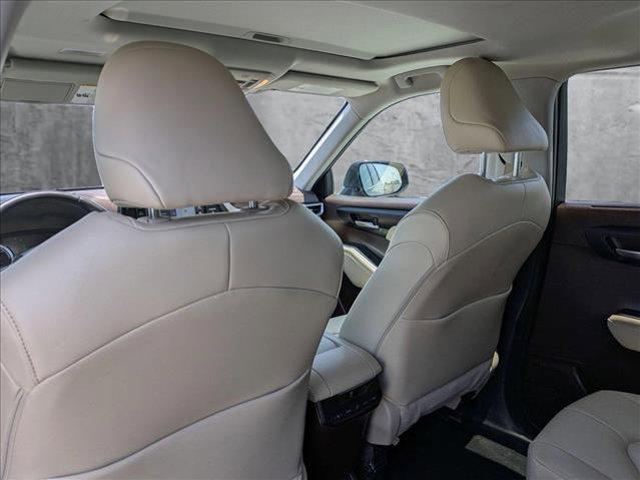 used 2022 Toyota Highlander Hybrid car, priced at $35,500