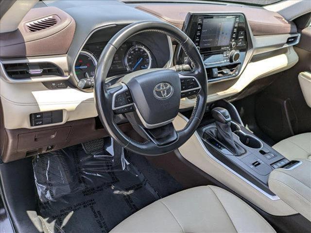 used 2022 Toyota Highlander Hybrid car, priced at $35,500