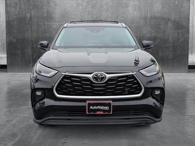 used 2022 Toyota Highlander car, priced at $36,000