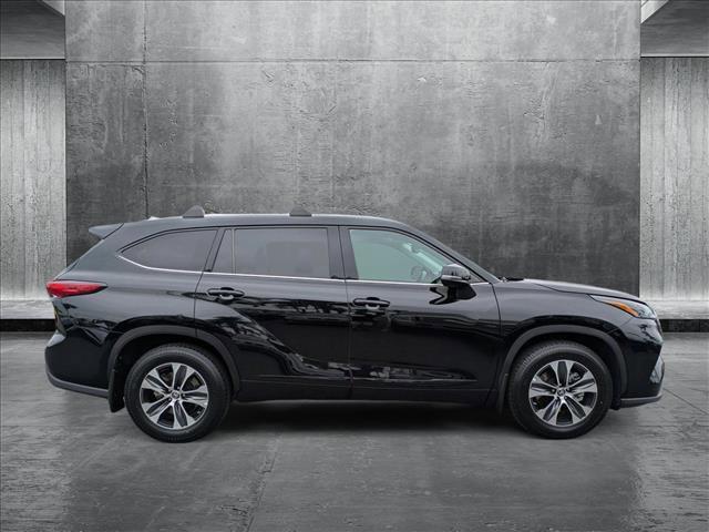 used 2022 Toyota Highlander car, priced at $36,000