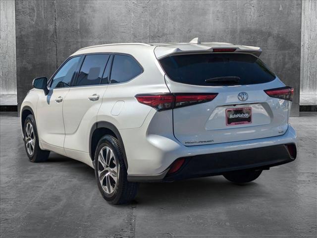 used 2022 Toyota Highlander car, priced at $34,995