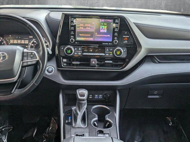 used 2022 Toyota Highlander car, priced at $34,995