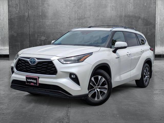 used 2021 Toyota Highlander Hybrid car, priced at $37,500