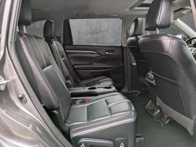 used 2019 Toyota Highlander car, priced at $27,500