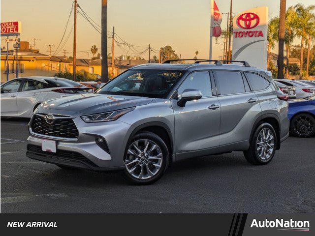 used 2020 Toyota Highlander car, priced at $35,888