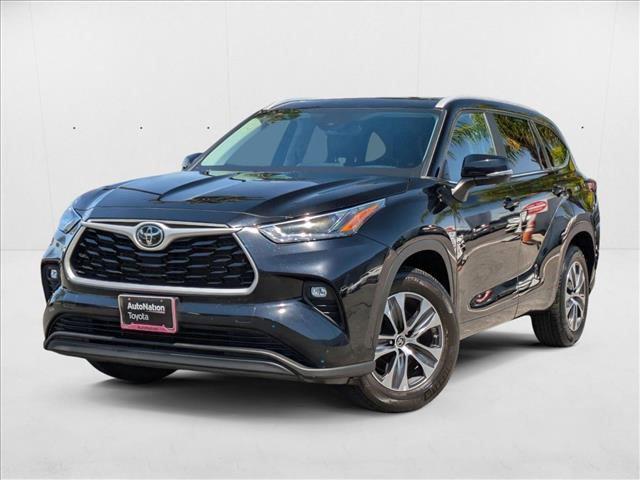 used 2024 Toyota Highlander car, priced at $37,000