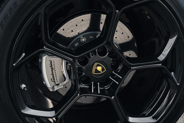 used 2024 Lamborghini Urus car, priced at $309,000