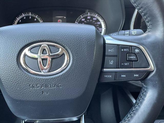 used 2021 Toyota Highlander car, priced at $21,950
