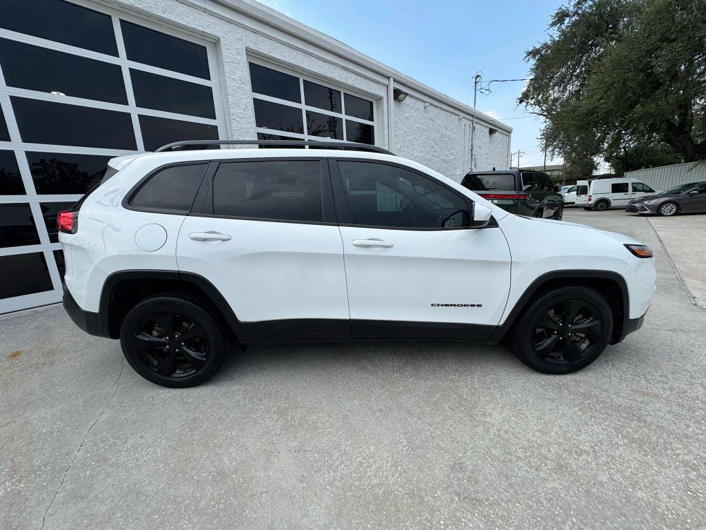 used 2018 Jeep Cherokee car, priced at $13,925