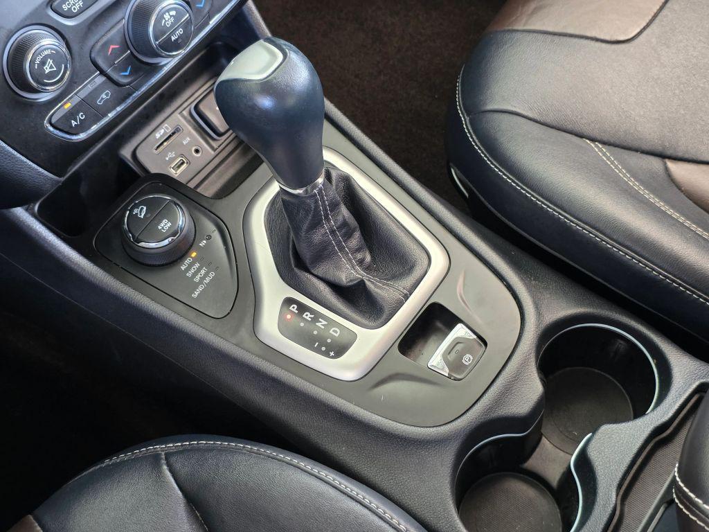 used 2015 Jeep Cherokee car, priced at $10,950