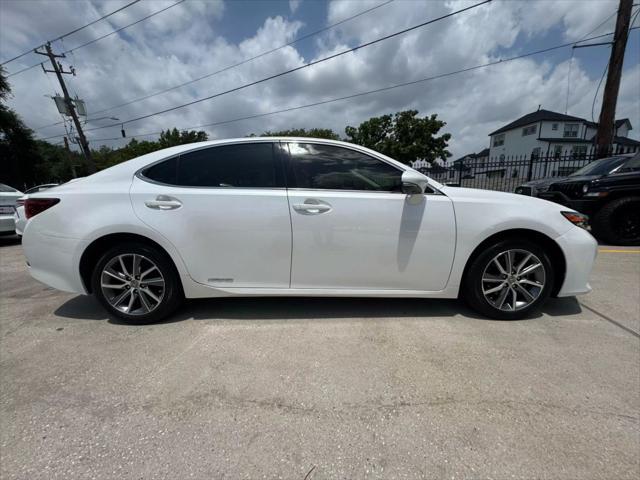 used 2017 Lexus ES 300h car, priced at $21,980