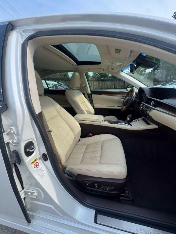 used 2017 Lexus ES 300h car, priced at $21,980