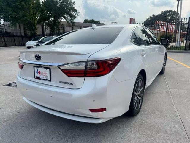 used 2017 Lexus ES 300h car, priced at $21,980