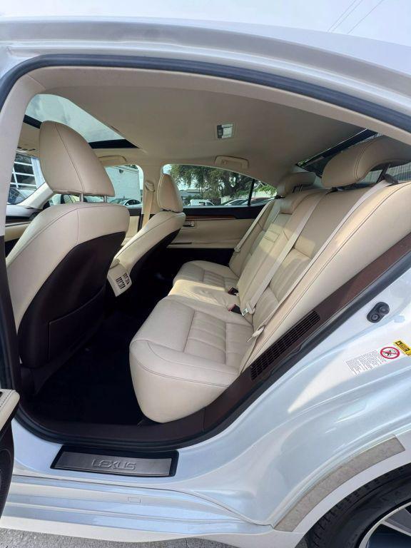 used 2017 Lexus ES 300h car, priced at $21,980